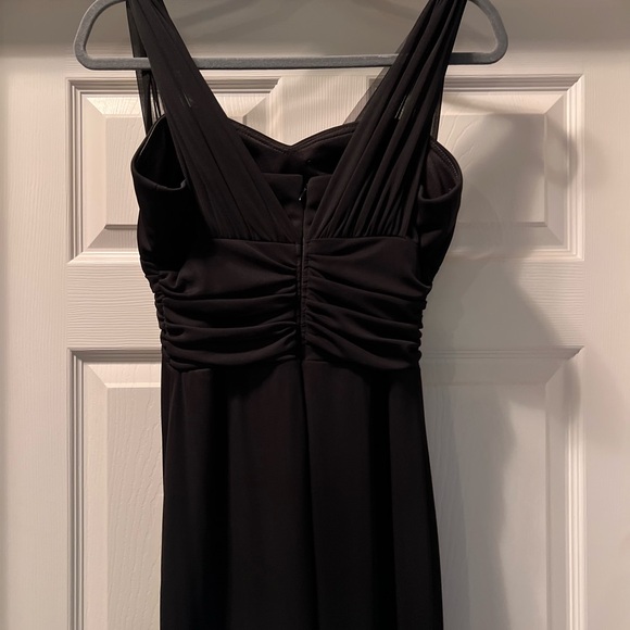 Beautiful black dress for your next wedding or formal event. - Picture 3 of 4